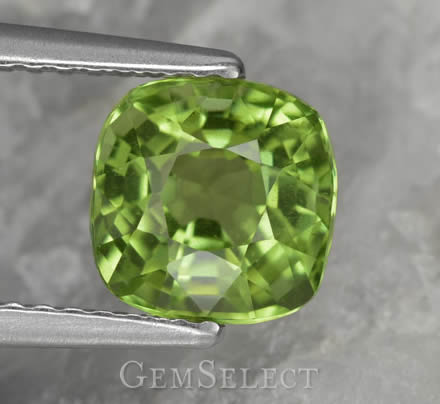 Piedra preciosa de peridoto de talla cojín