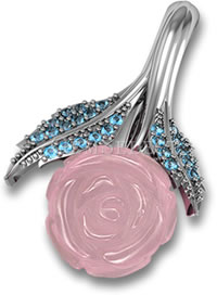 Colgante de flor de cuarzo rosa tallado