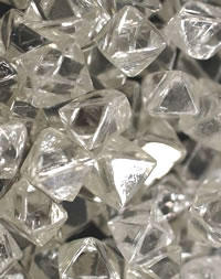 Diamante blanco en bruto