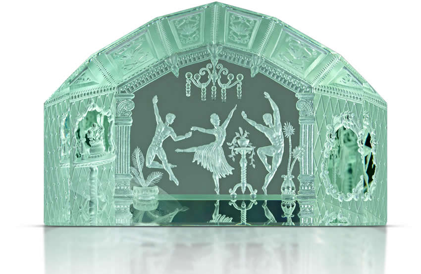 Talla Berilo Verde de 210,55 ct. Crédito de la imagen: www.nationaljeweler.com