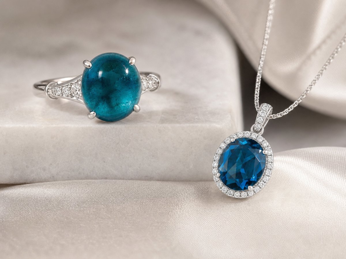 Gemas de turmalina azul mostradas en joyería
