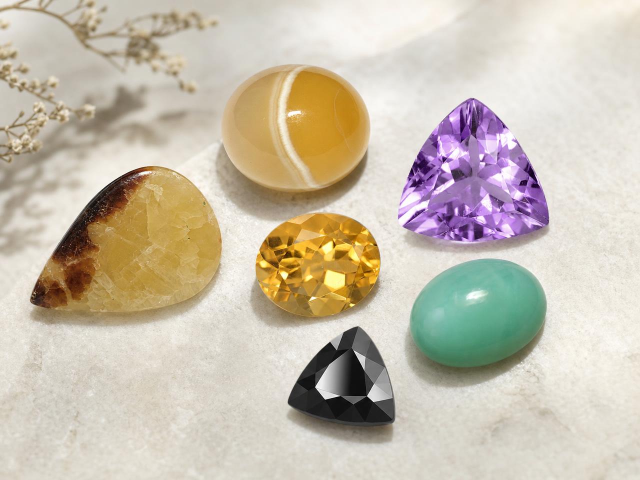 Surtido de piedras preciosas naturales sueltas por menos de 50 dólares.