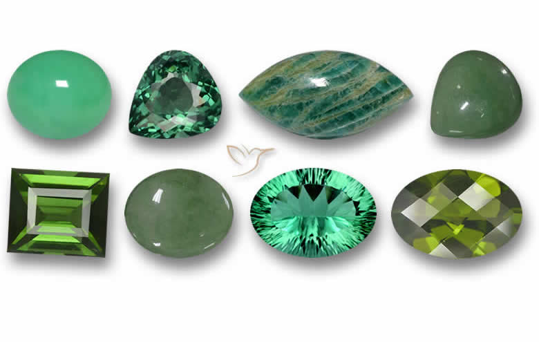 Piedras preciosas redondas verdes para uso en joyería.