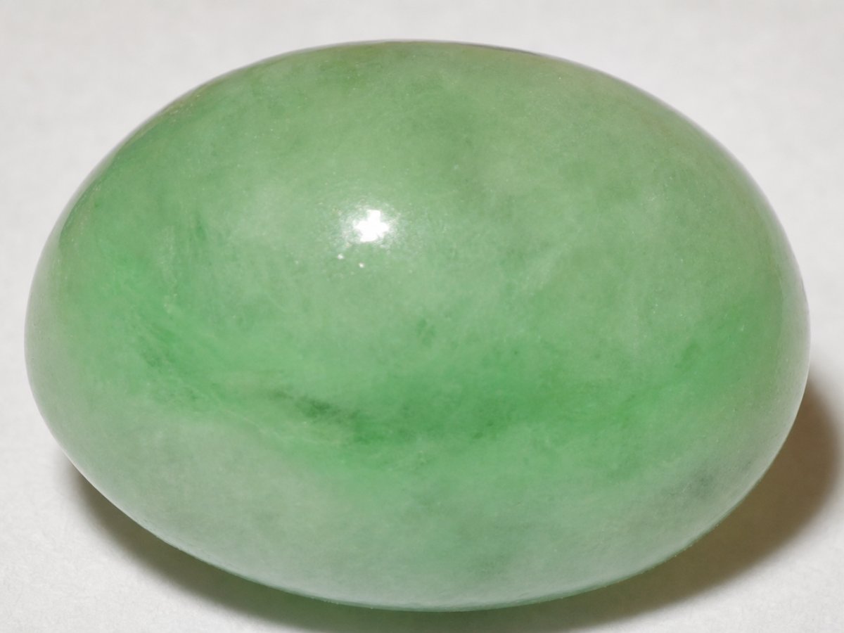 Vista de cerca de gemas de jade natural.
