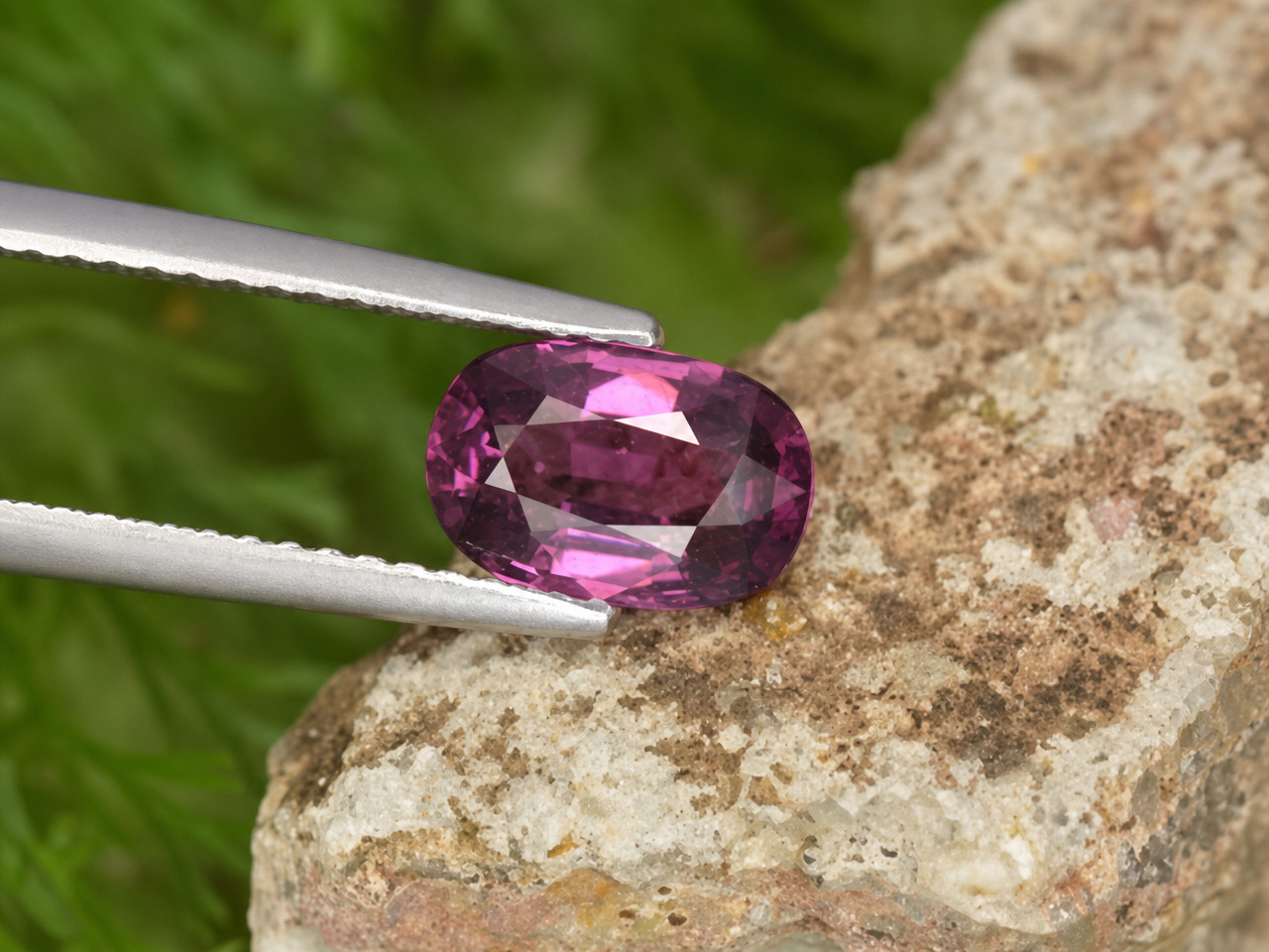 Granate Rodolita Piedra Preciosa Rara