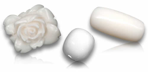 Piedras preciosas de coral blanco natural