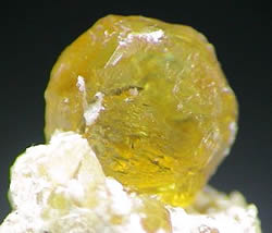 Cristal granate grosularia