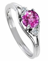 Anillo de compromiso con zafiro rosa