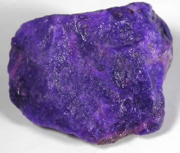 Piedra preciosa en bruto de sugilita