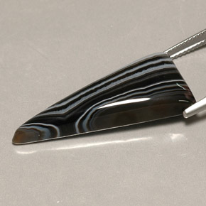 Ágata multicolor natural de 16,75 ct, trillón, opaco
