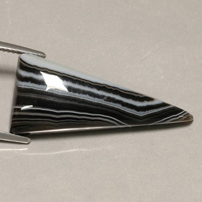 Ágata multicolor natural de 16,75 ct, trillón, opaco
