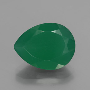 Ágata Verde cálido natural de 7.48 ct, En forma de pera, Translúcido