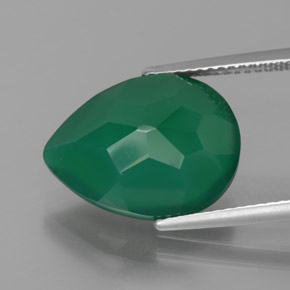 Ágata Verde intenso medio natural de 7.47 ct, En forma de pera, Translúcido