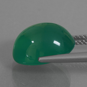 Ágata Verde cálido natural de 6.79 ct, Corte Óvalo, Translúcido