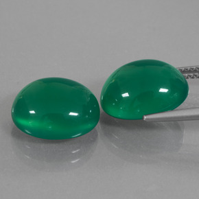 Gemas de Ágata Verde intenso medio natural de 13.23 ct, Corte Óvalo, Translúcido