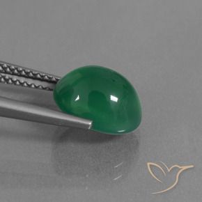 Ágata Verde cálido natural de 3.46 ct, Ovalada, Translúcido