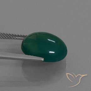 Ágata Verde oscuro medio natural de 8.13 ct, Ovalada, Translúcido