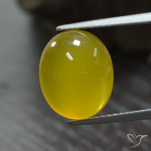 Ágata Amarillo claro medio natural de 5.05 ct, Ovalada, Translúcido