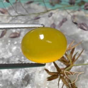 Ágata Amarillo púrpura natural de 4.02 ct, Ovalada, Translúcido