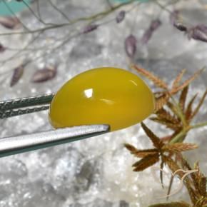 Ágata Amarillo púrpura natural de 4.02 ct, Ovalada, Translúcido