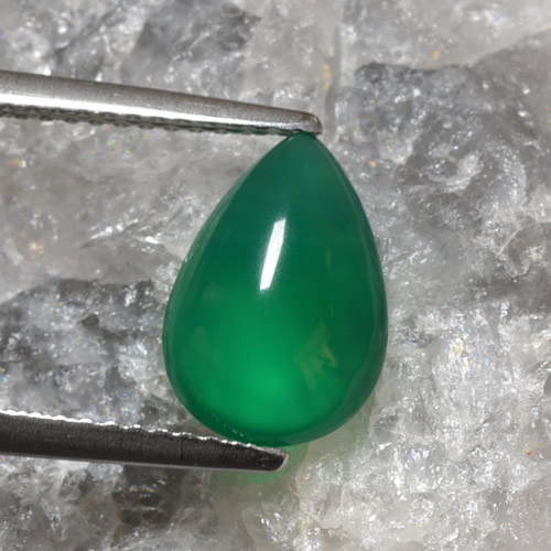Ágata Verde medio natural de 2.08 ct, En forma de pera, Translúcido