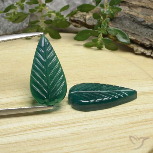 Gemas de Ágata Verde oscuro medio natural de 8.25 ct, Elegante, Translúcido