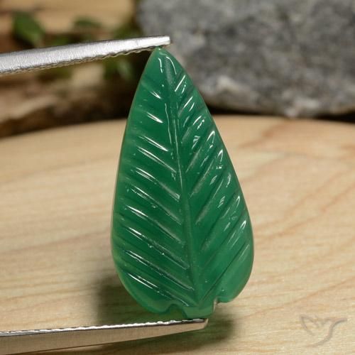 Ágata Verde amarillento natural de 5.22 ct, Forma elegante, Translúcido
