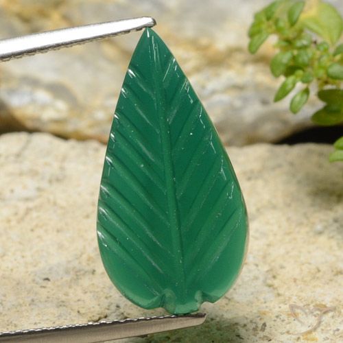 Ágata Verde medio natural de 4.54 ct, Corte Flor, Translúcido