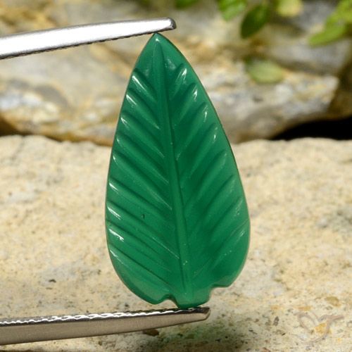 Ágata Verde cálido natural de 4.46 ct, Corte Flor, Translúcido