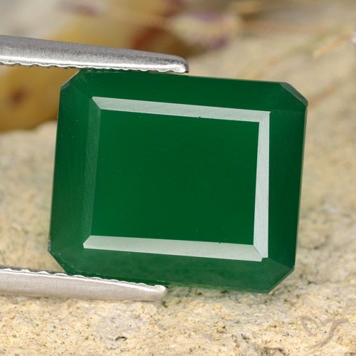Ágata Verde medio natural de 4.92 ct, corte esmeralda, Translúcido