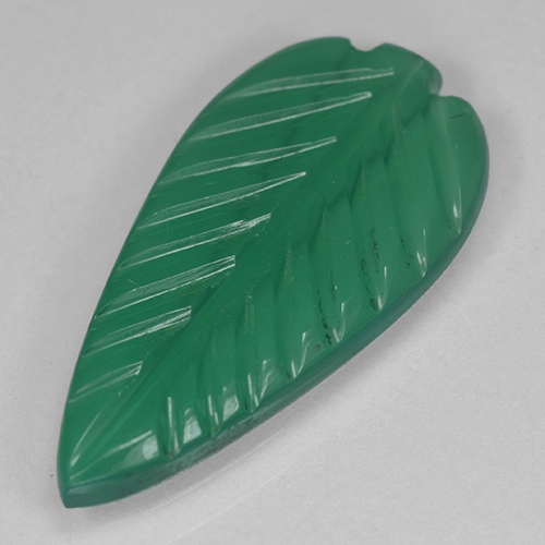 Ágata Verde cálido natural de 2.24 ct, Forma elegante, Translúcido