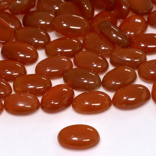 Ágata Rojo fuego natural de 0.65 ct, Ovalada, Translúcido