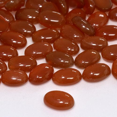 Ágata Rojo fuego natural de 0.65 ct, Ovalada, Translúcido