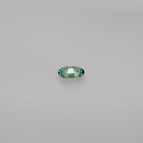 Alexandrita Verde/rojo natural de 0.21 ct, Corte Óvalo, VVS-VS