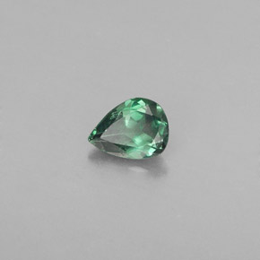 Alexandrita Verde/rojo natural de 0.27 ct, En forma de pera, VS-SI