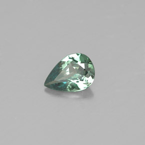 Alexandrita Verde/rojo natural de 0.20 ct, En forma de pera, VVS-VS
