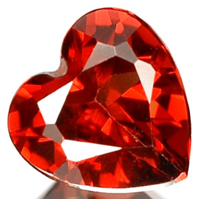 granate almandino Roja natural de 0.67 ct, Forma de corazón, VS