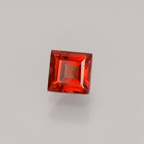 Granate almandino rojo natural de 0,59 ct, cuadrado, VVS-VS