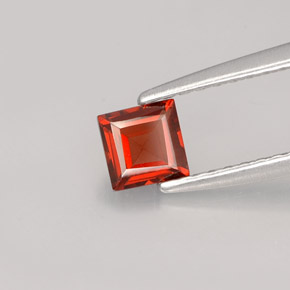 granate almandino Roja Anaranjada natural de 0.48 ct, Cuadrado, VVS-VS