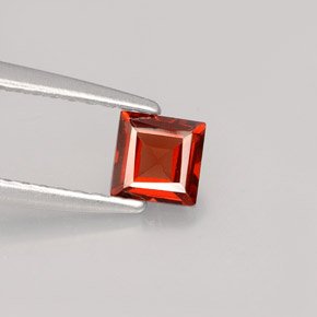 granate almandino Roja Anaranjada natural de 0.48 ct, Cuadrado, VVS-VS