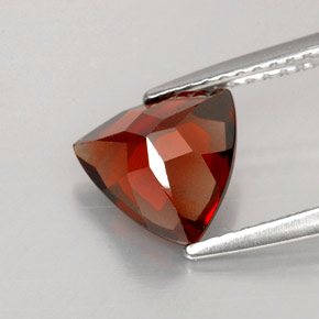 granate almandino Rojo oscuro natural de 2.08 ct, Trillón, VVS-VS