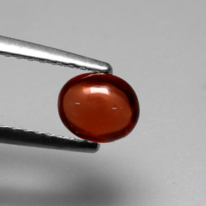 granate almandino Roja Anaranjada natural de 0.88 ct, Corte Óvalo, Translúcido