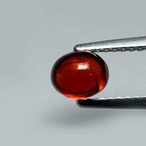 Granate almandino rojo natural de 1,06 ct, corte óvalo, translúcido