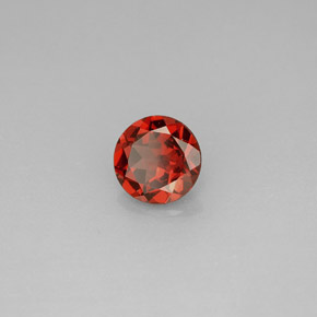 granate almandino Roja natural de 0.90 ct, Corte Redondo, VS