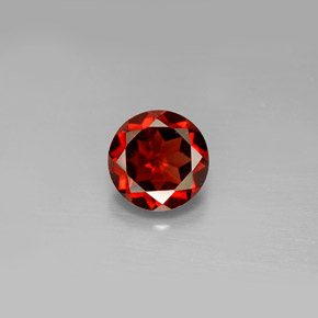 granate almandino Roja natural de 1.61 ct, Corte Redondo, VVS-VS