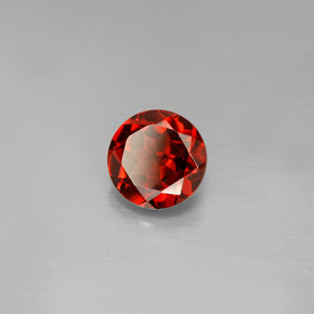 granate almandino Roja natural de 1.61 ct, Corte Redondo, VVS-VS
