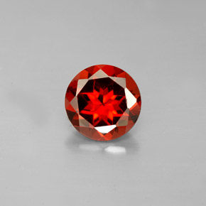 granate almandino Roja natural de 1.49 ct, Corte Redondo, VVS-VS