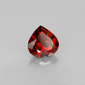 granate almandino Roja natural de 1.58 ct, Forma de corazón, VVS-VS