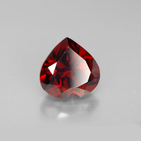 granate almandino Roja natural de 1.90 ct, Forma de corazón, VVS-VS