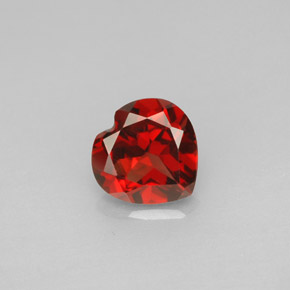 granate almandino Roja natural de 1.49 ct, Forma de corazón, VS